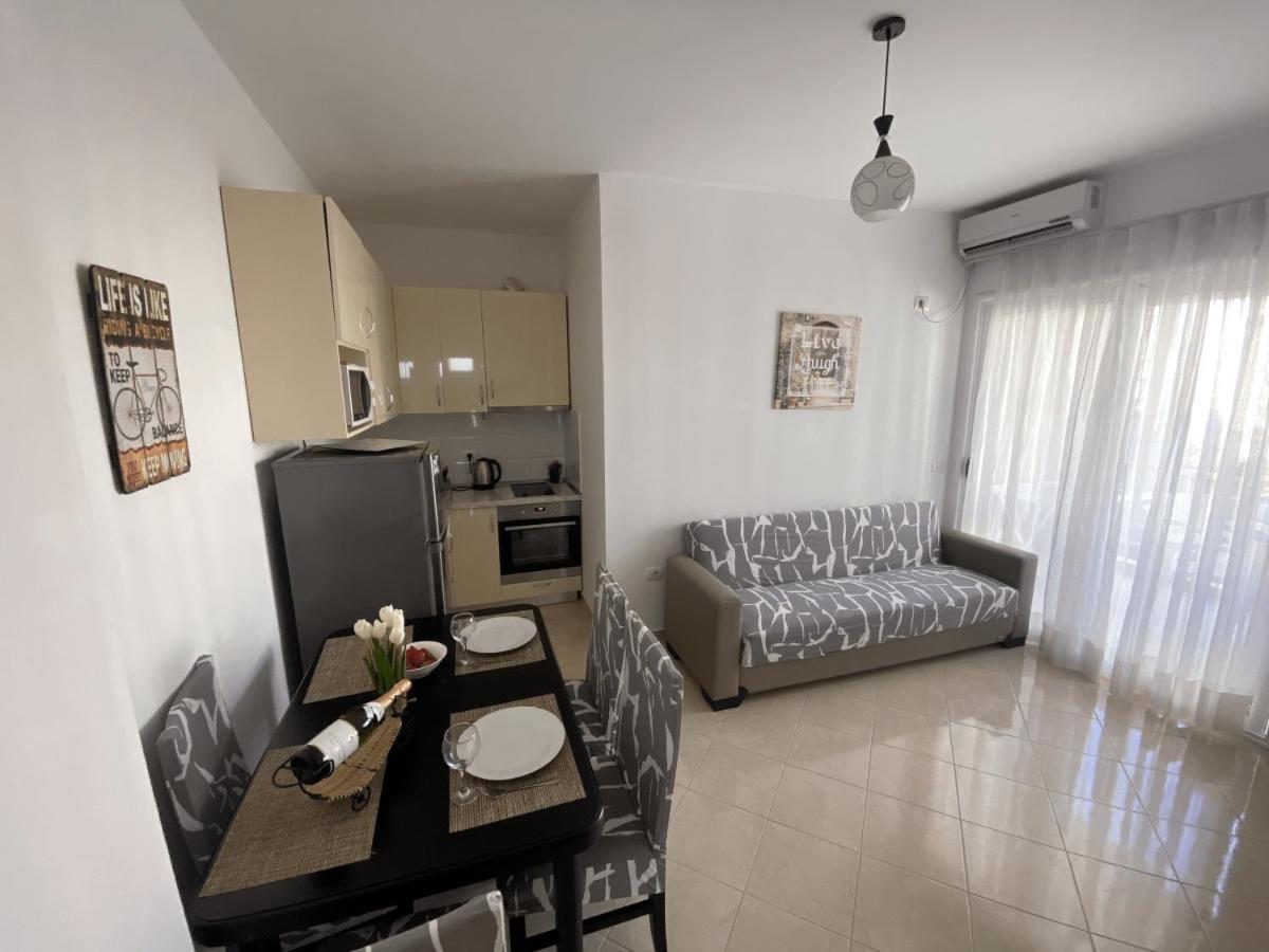 Madernas Bernad Apartment Orikum Exterior photo
